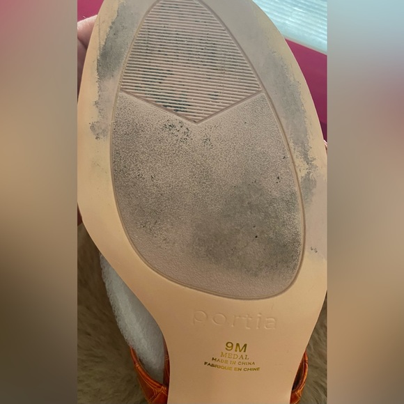 Portia size 9 MEDAL
/MANDERIN CROC - Picture 6 of 9